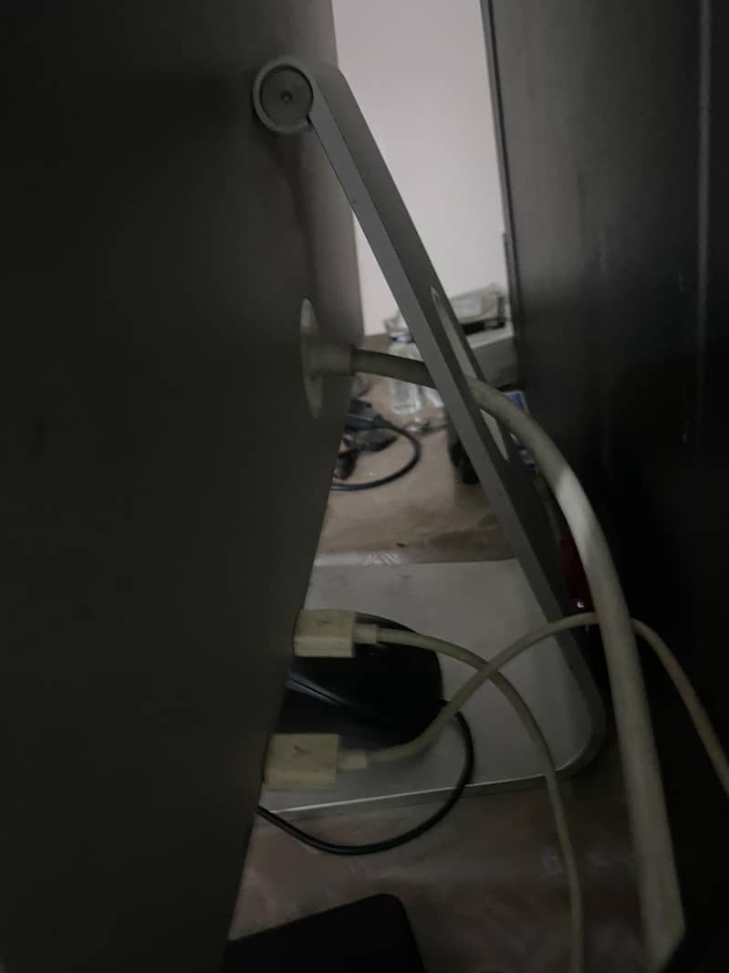 APPLE LED SCREEN 6