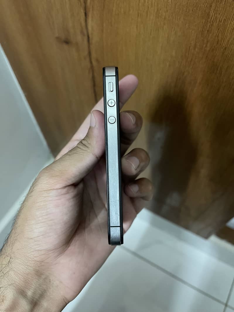 Apple iPhone 4s 4