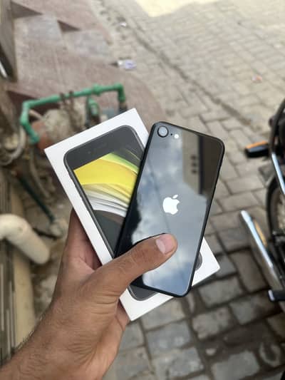 Apple iPhone SE