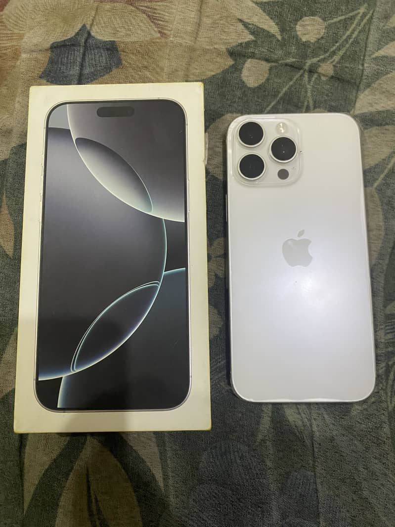Apple iPhone 16 Pro Max 0