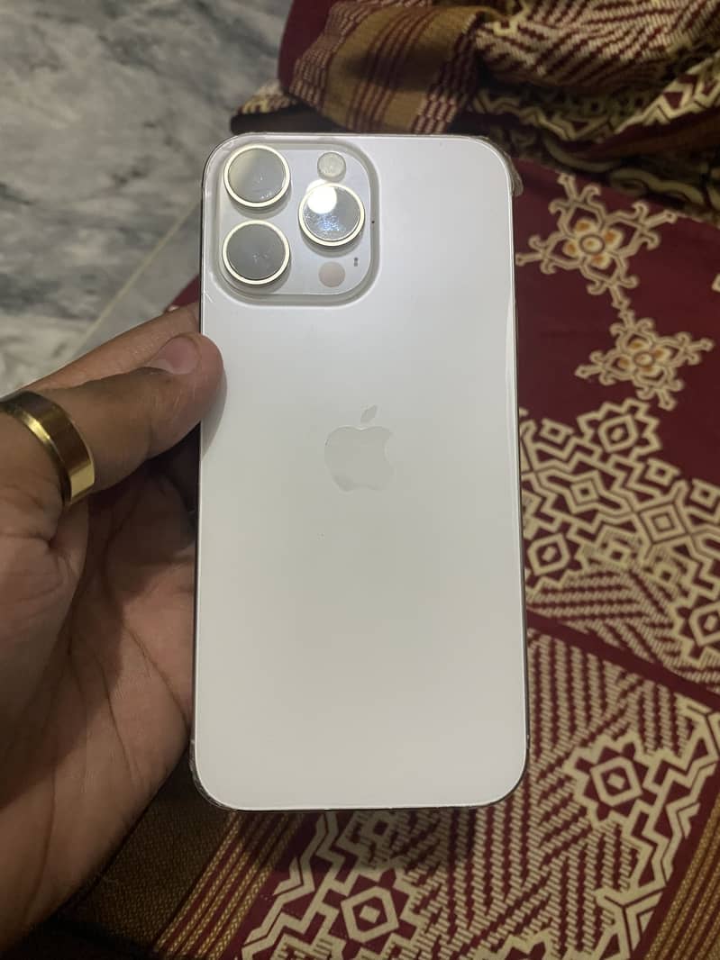 Apple iPhone 16 Pro Max 7