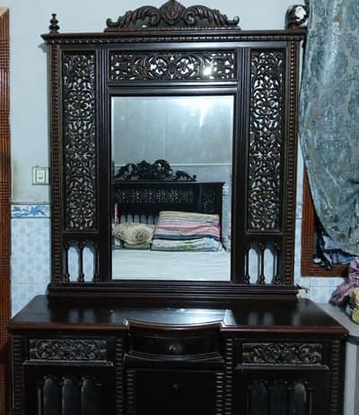 Dressing table