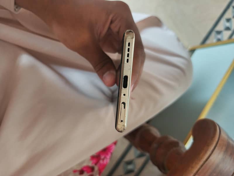 Infinix Note 40 Pro 4