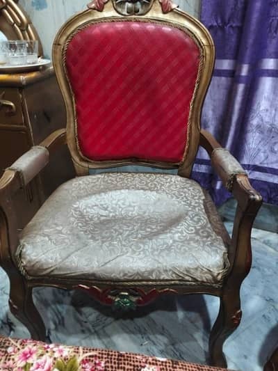 almost new dinning table with sale