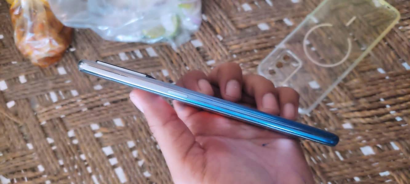 OPPO F19 3