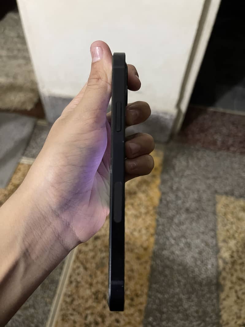 Apple iPhone 12 1