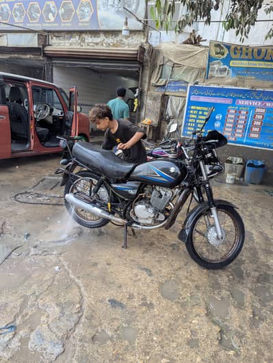 Suzuki 2017 cash ki need hai is liye sell kr Raha hon