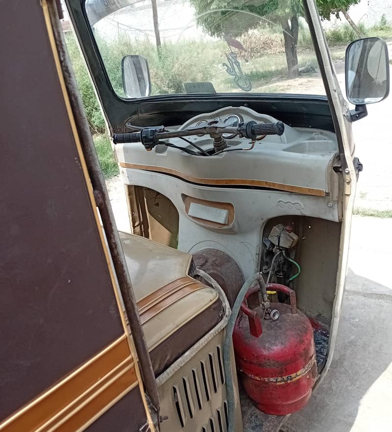 Auto rickshaw 1