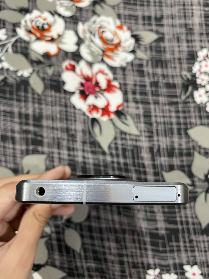 Sharp Aquos R7 5