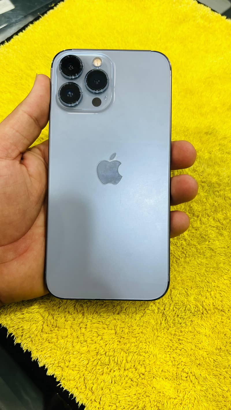 Apple iPhone 13 Pro Max 1