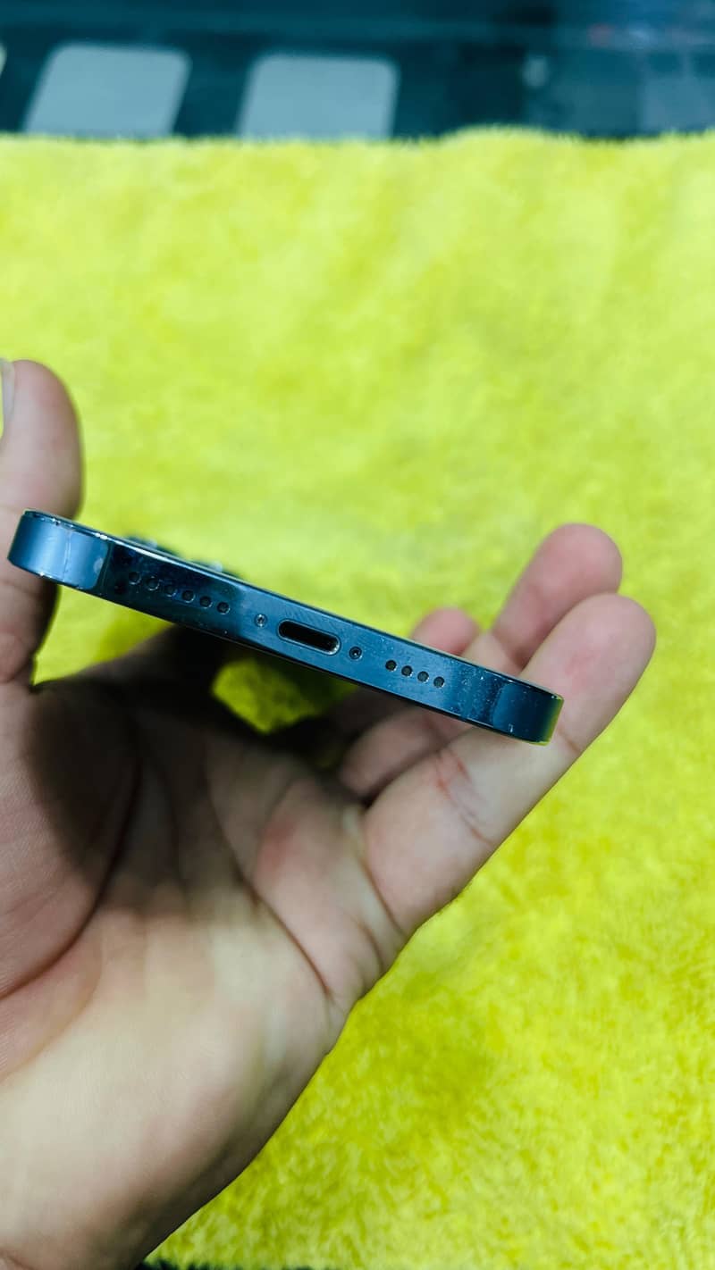 Apple iPhone 13 Pro Max 2