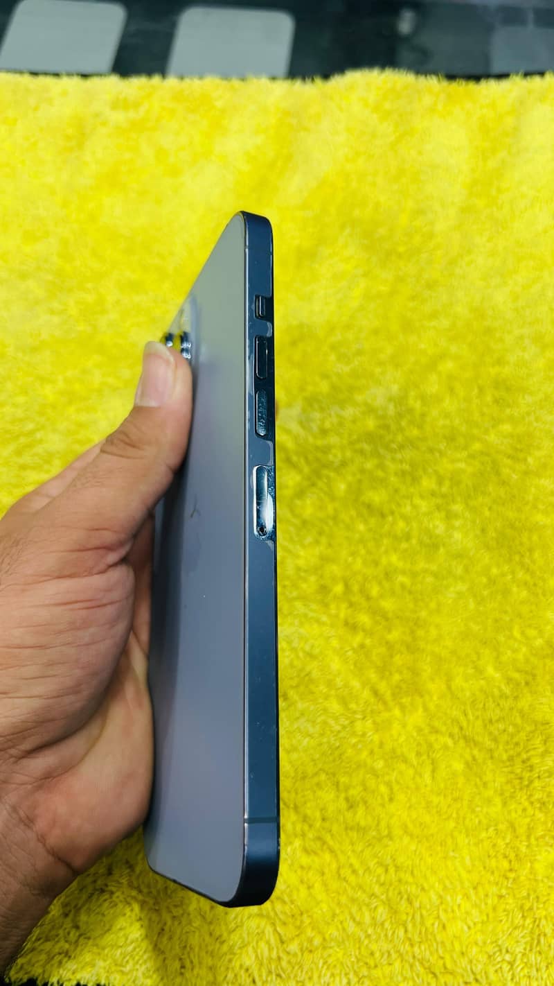 Apple iPhone 13 Pro Max 4