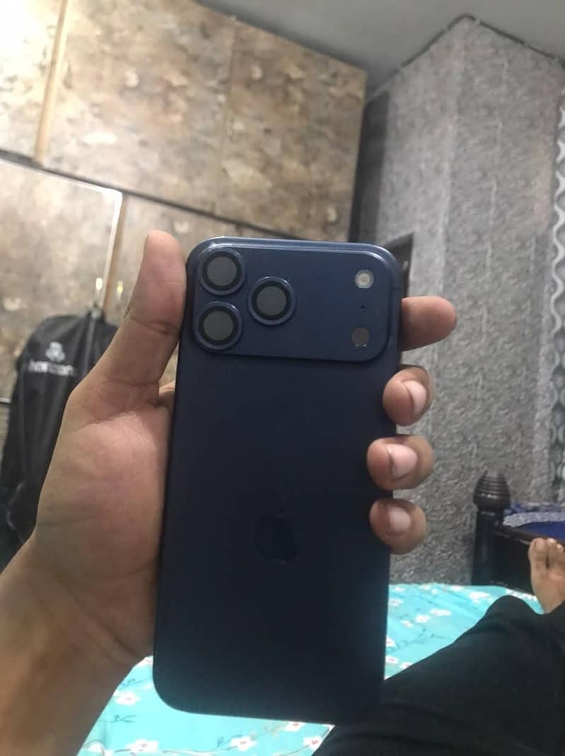 Apple iPhone 17 Pro Max 2