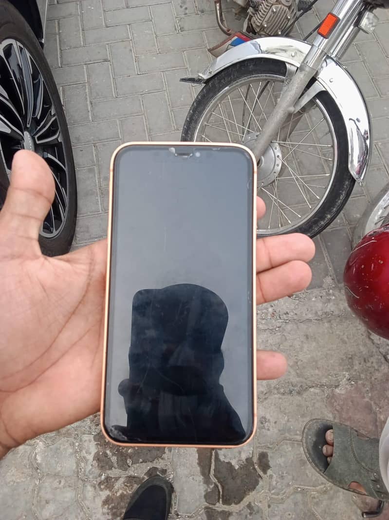 iPhone XR Convert 17 Pro max 4