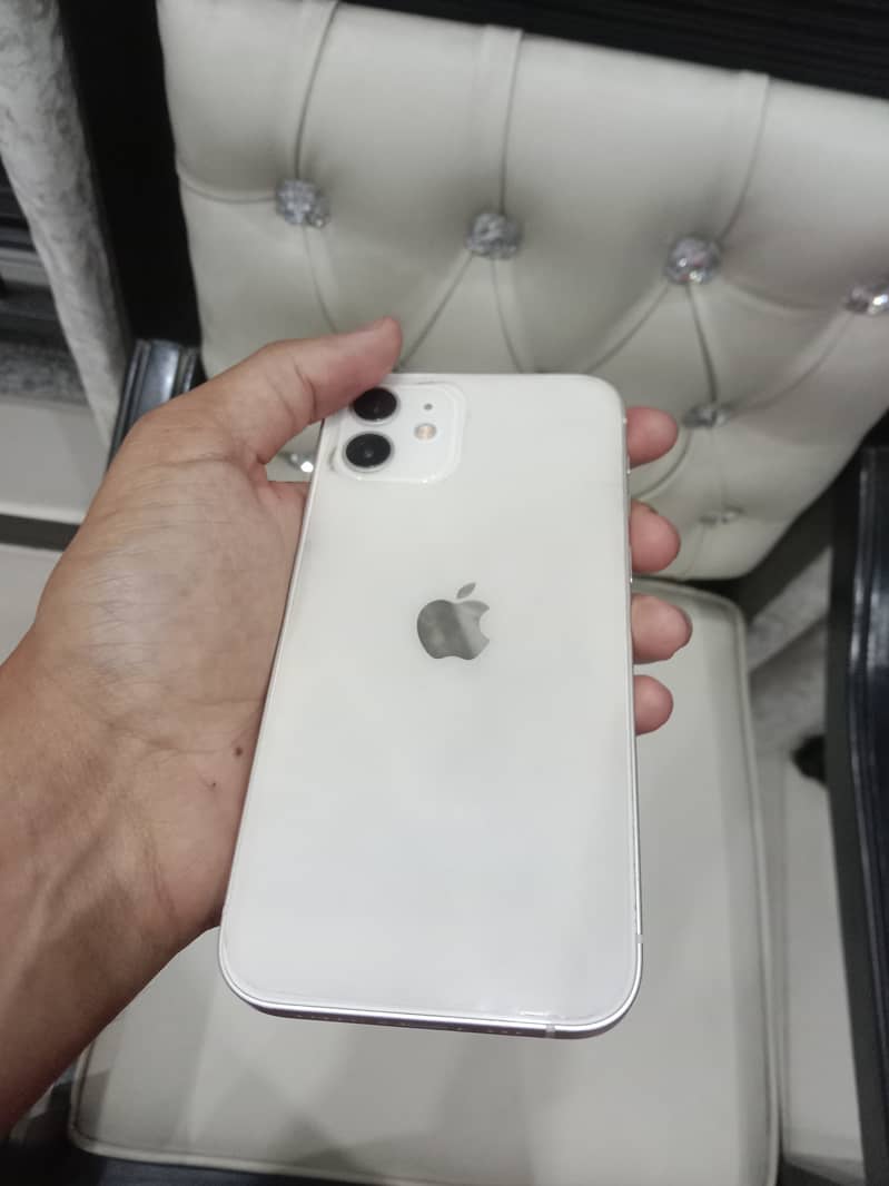 Apple iPhone 12 3