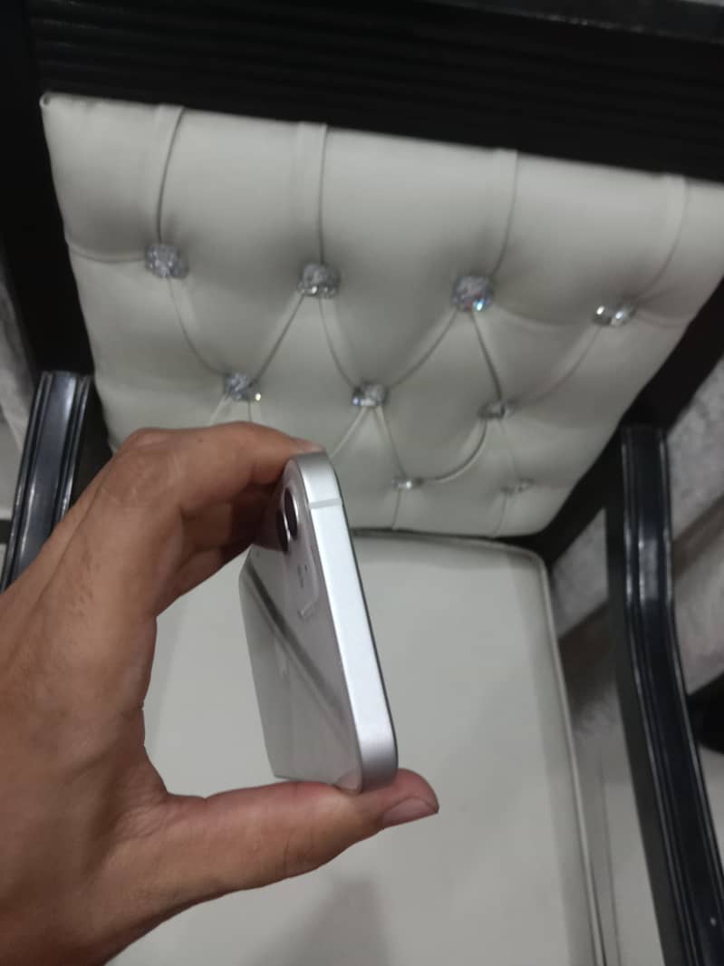 Apple iPhone 12 4