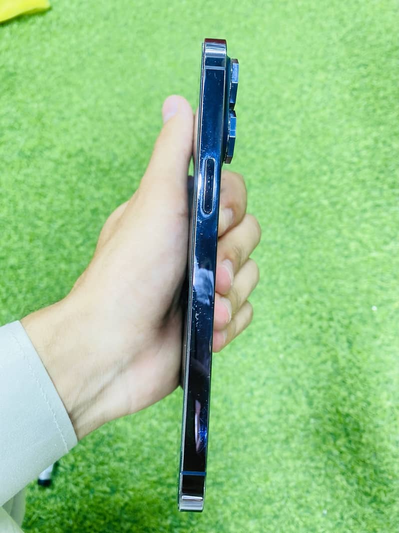Apple iPhone 14 Pro Max 7