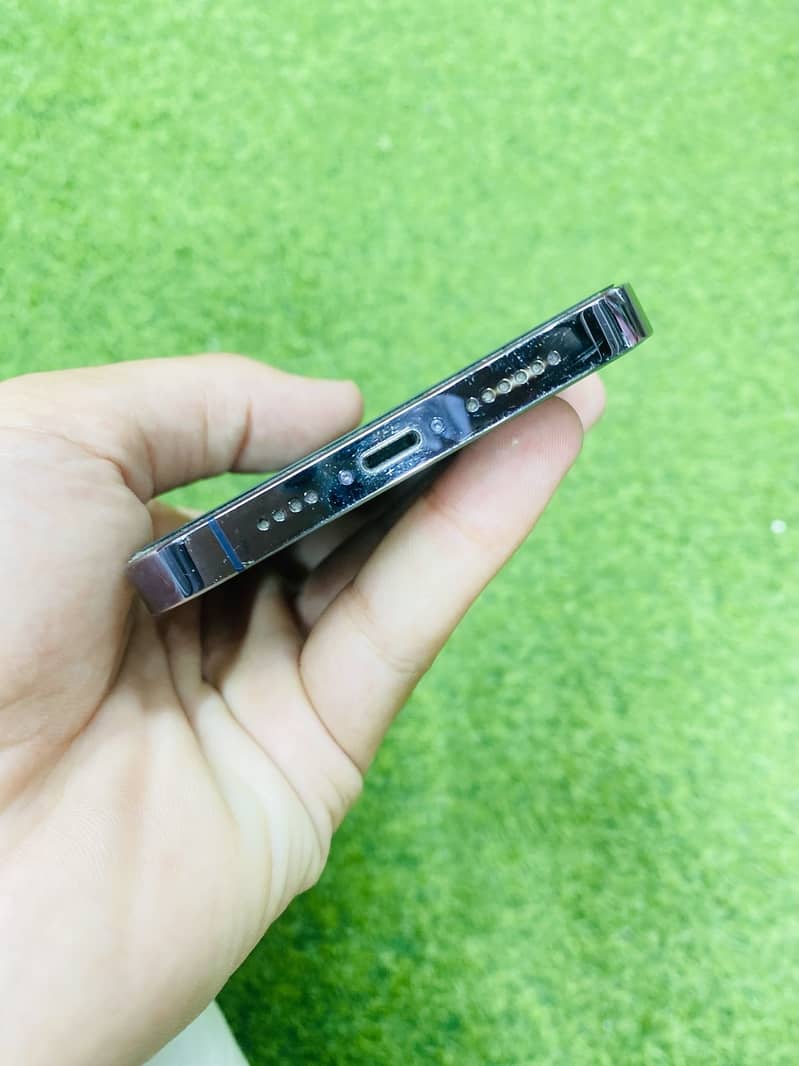 Apple iPhone 14 Pro Max 8