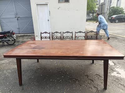 Wooden Dining Table with 5 Chairs – Excellent Condition