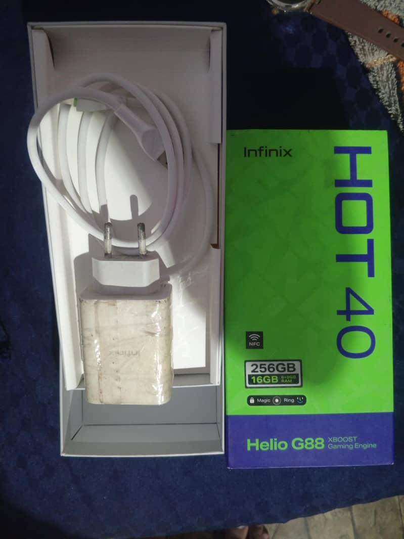 Infinix Hot 40 4