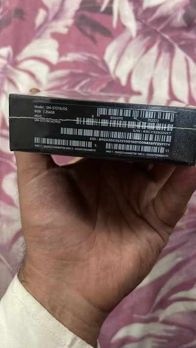 Samsung Mobile S24 fE