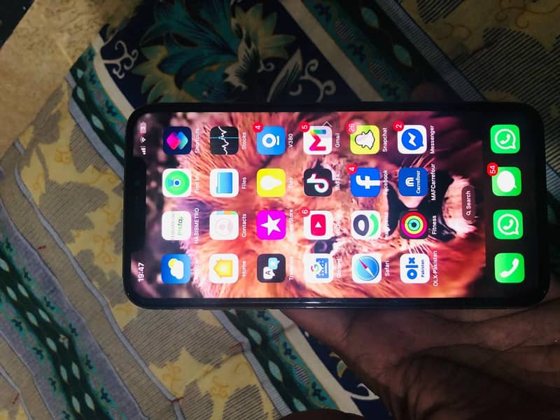 Apple iPhone XS Max 3