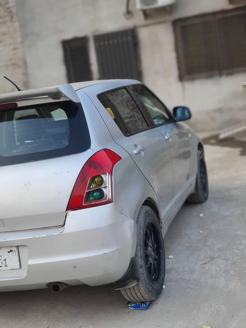 Suzuki Swift 2011 1