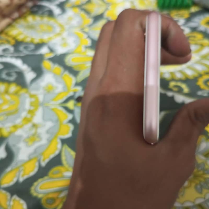 Apple iPhone 6S 5