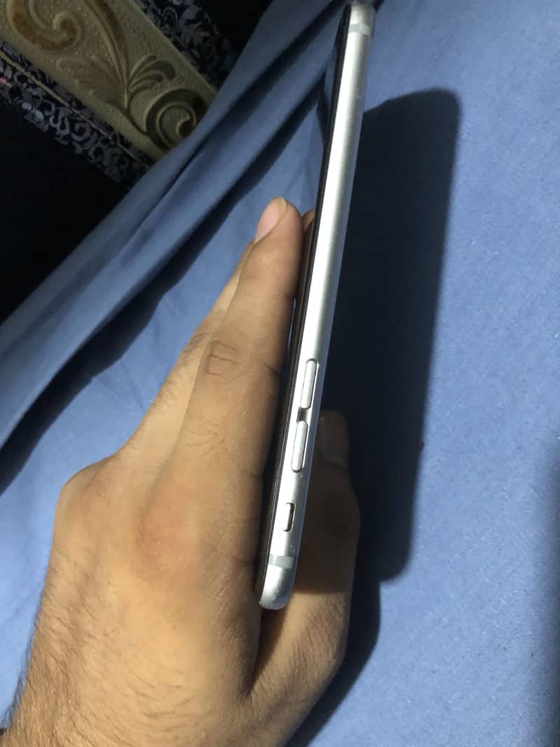 Apple iPhone 6S 1