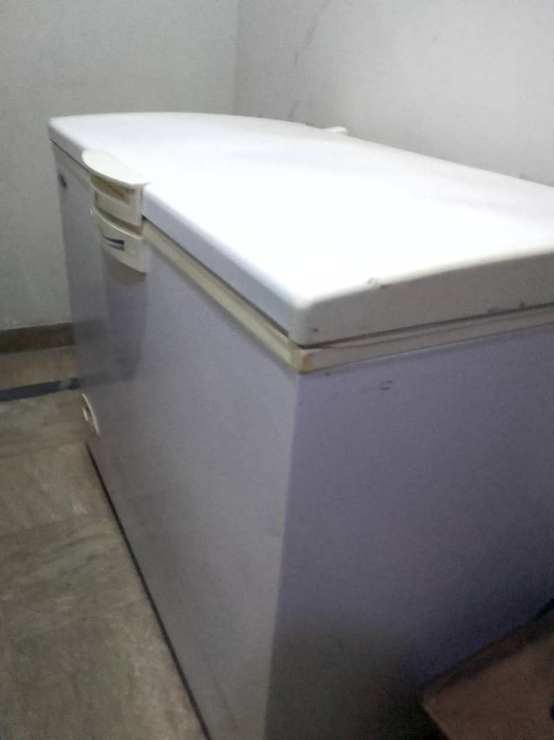 Dawlance deep freezer 0