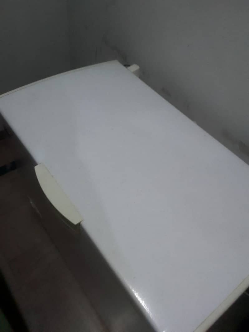 Dawlance deep freezer 1
