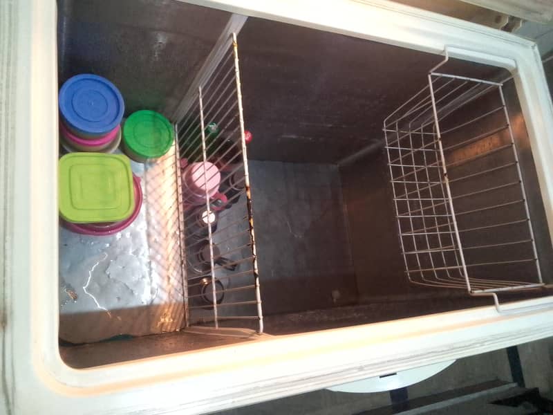 Dawlance deep freezer 3