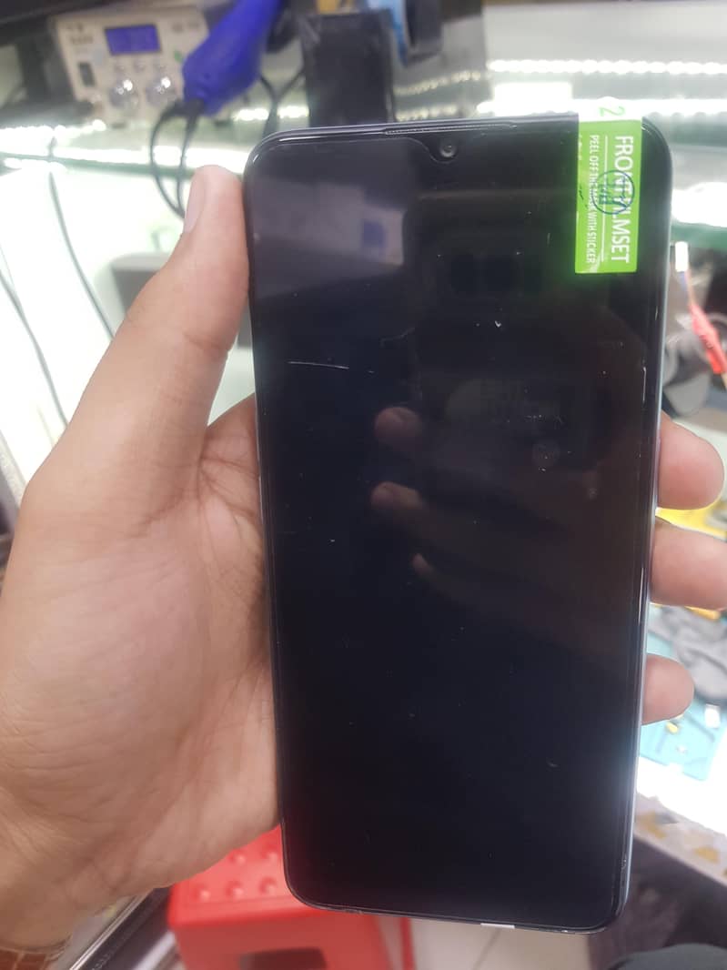 OPPO A60 1