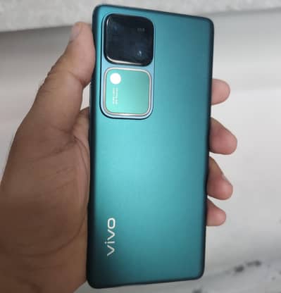 Vivo V30