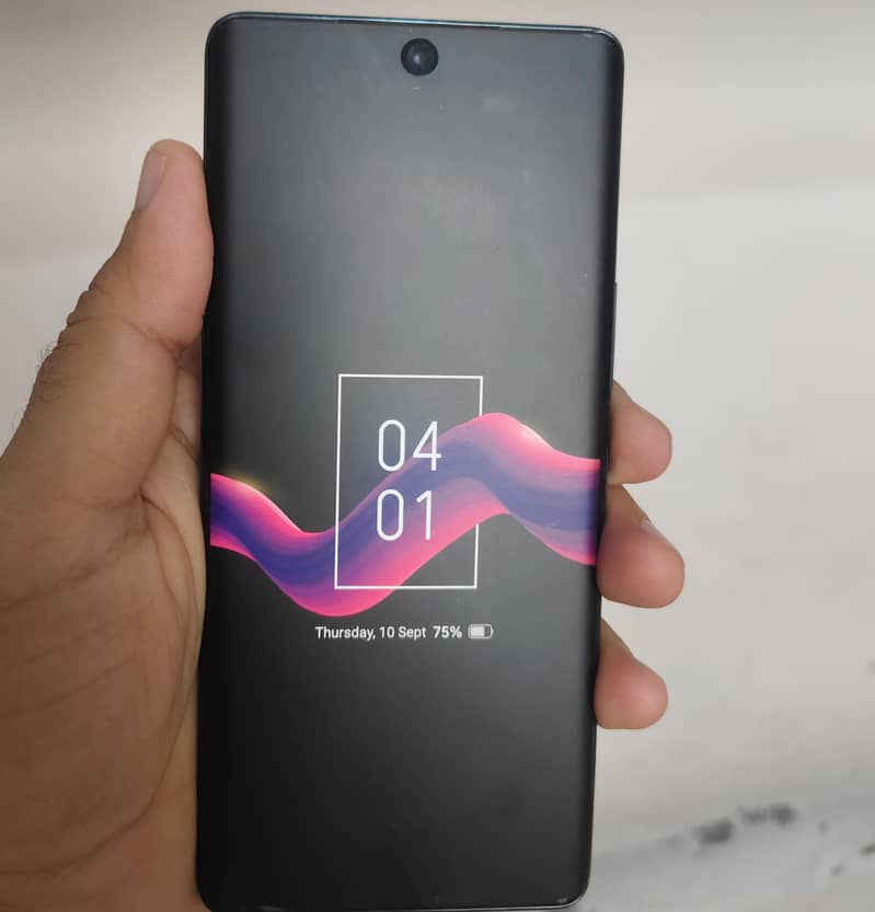 Vivo V30 1