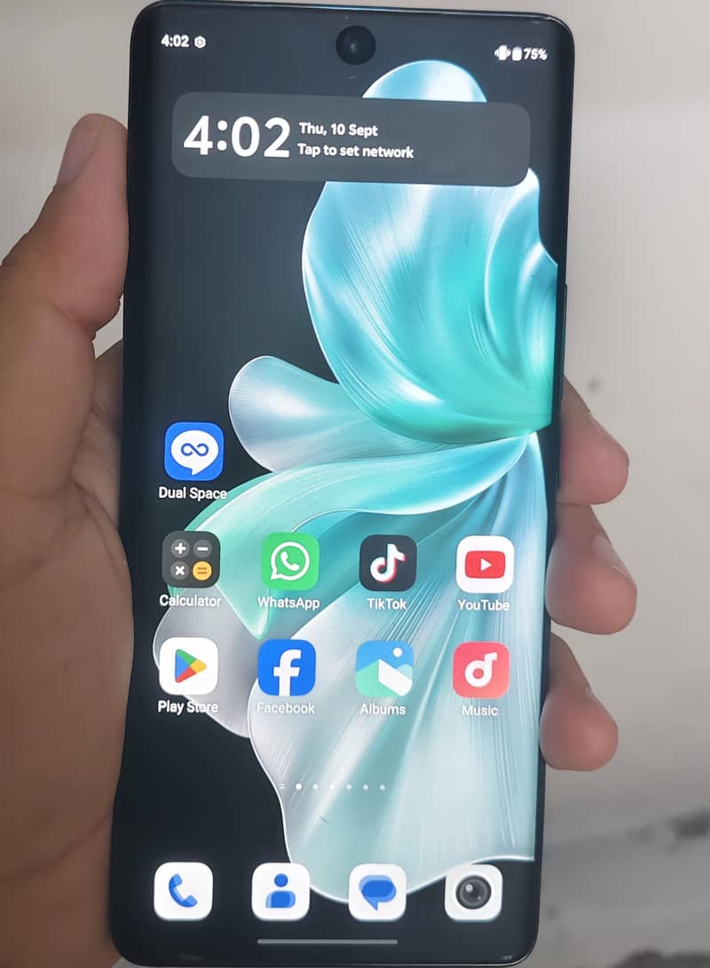 Vivo V30 3