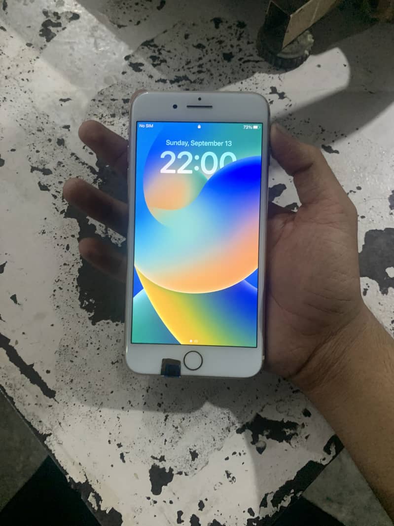 Apple iPhone 8 Plus 0