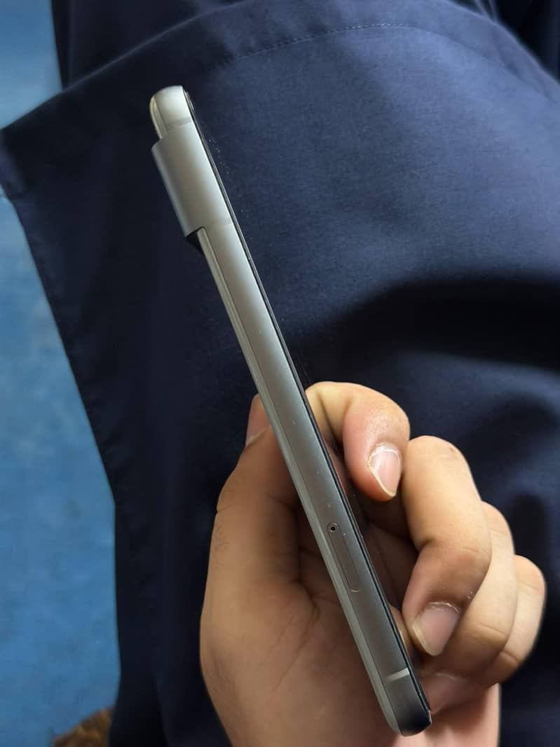 Google Pixel 8 2