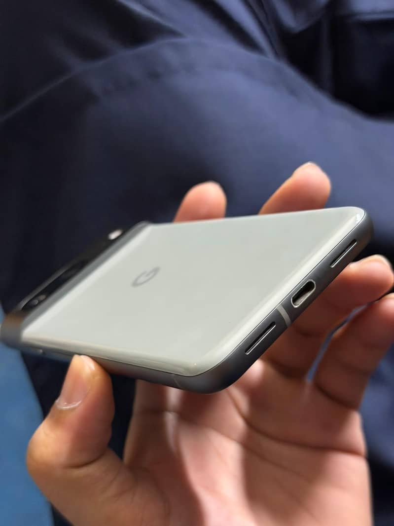 Google Pixel 8 3