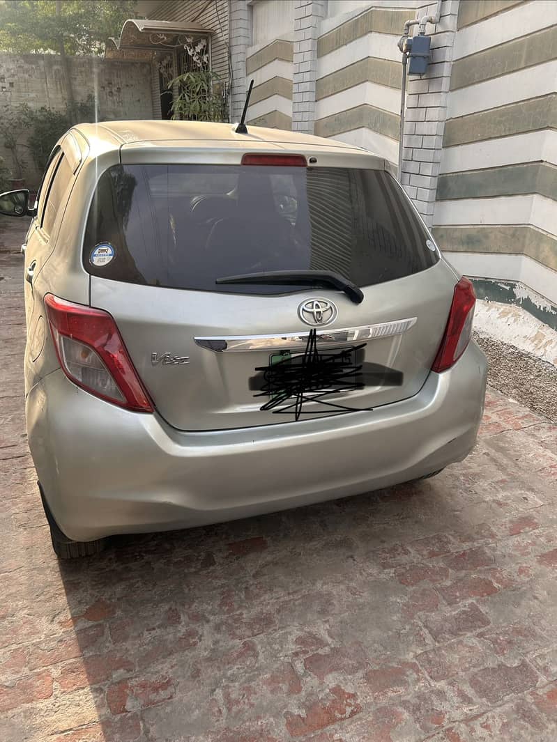Toyota Vitz 2011 6