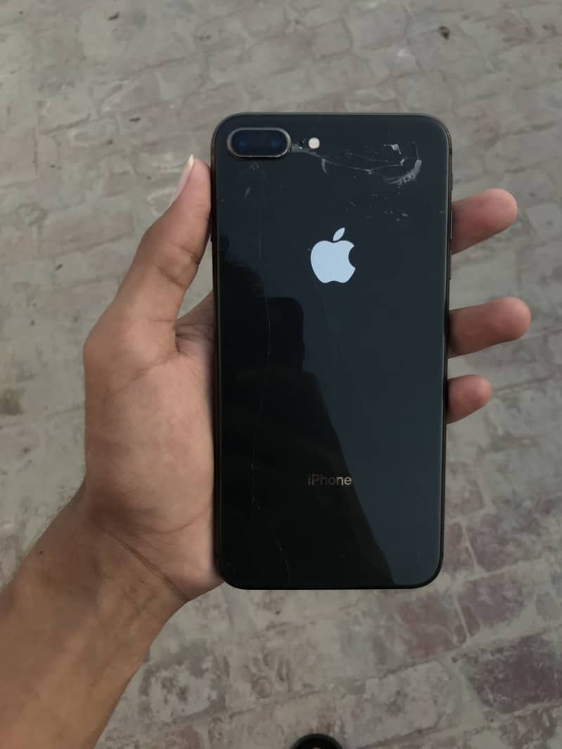 Apple iPhone 8 Plus 2