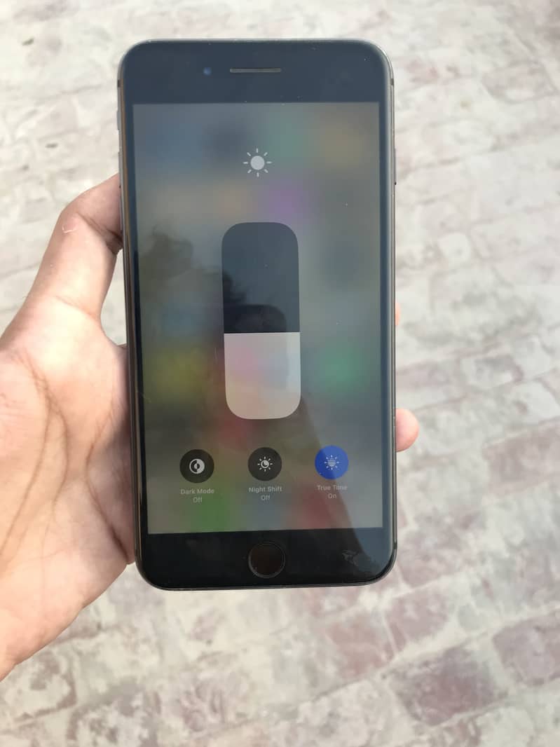 Apple iPhone 8 Plus 5