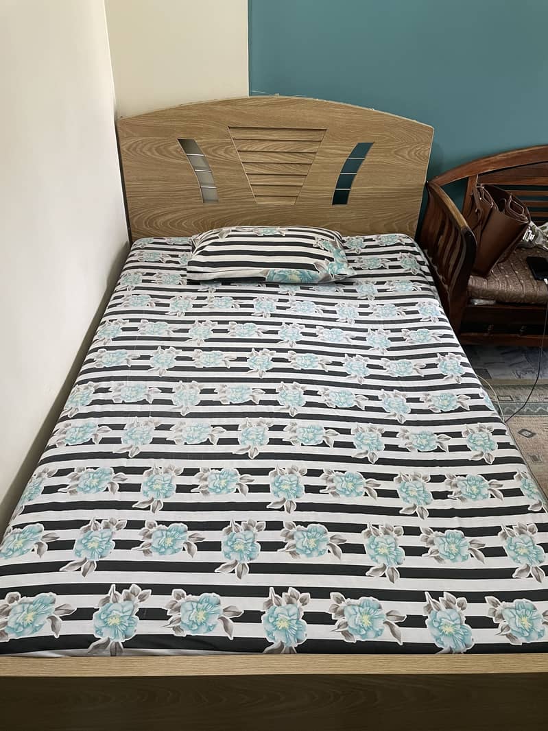 Bed in good condition 4