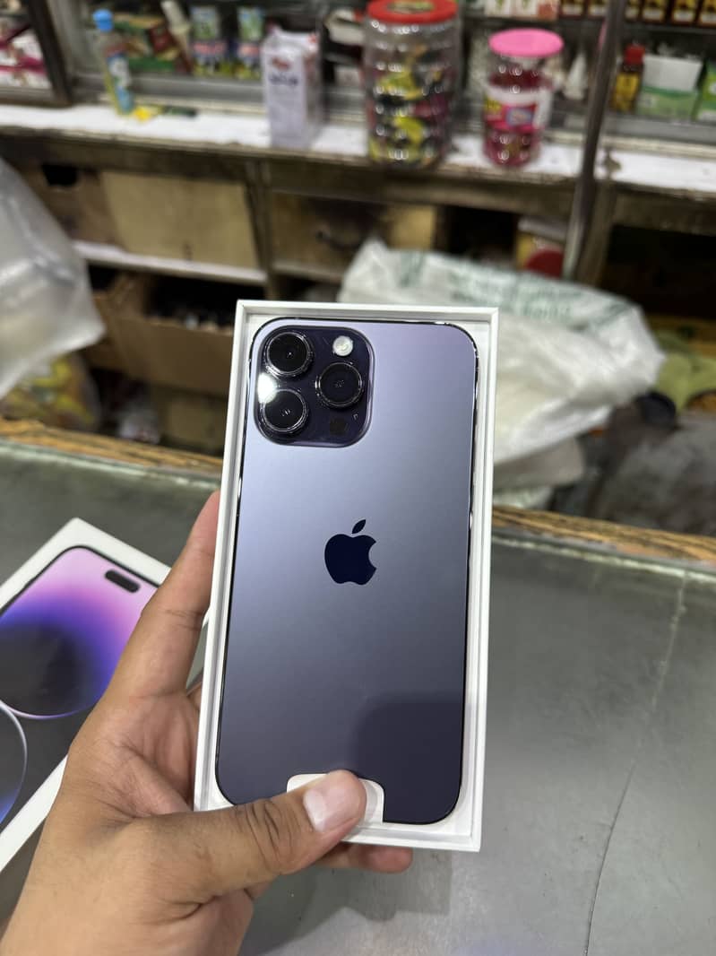 Apple iPhone 14 Pro Max 0