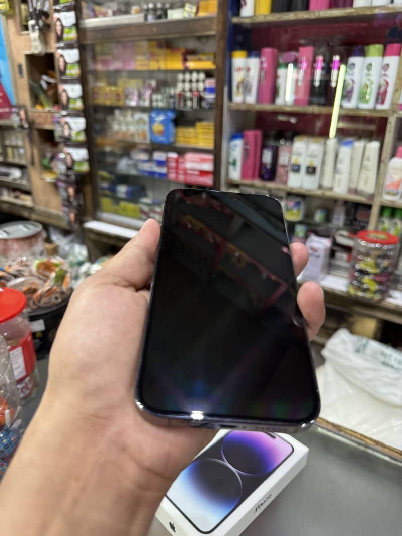 Apple iPhone 14 Pro Max 1