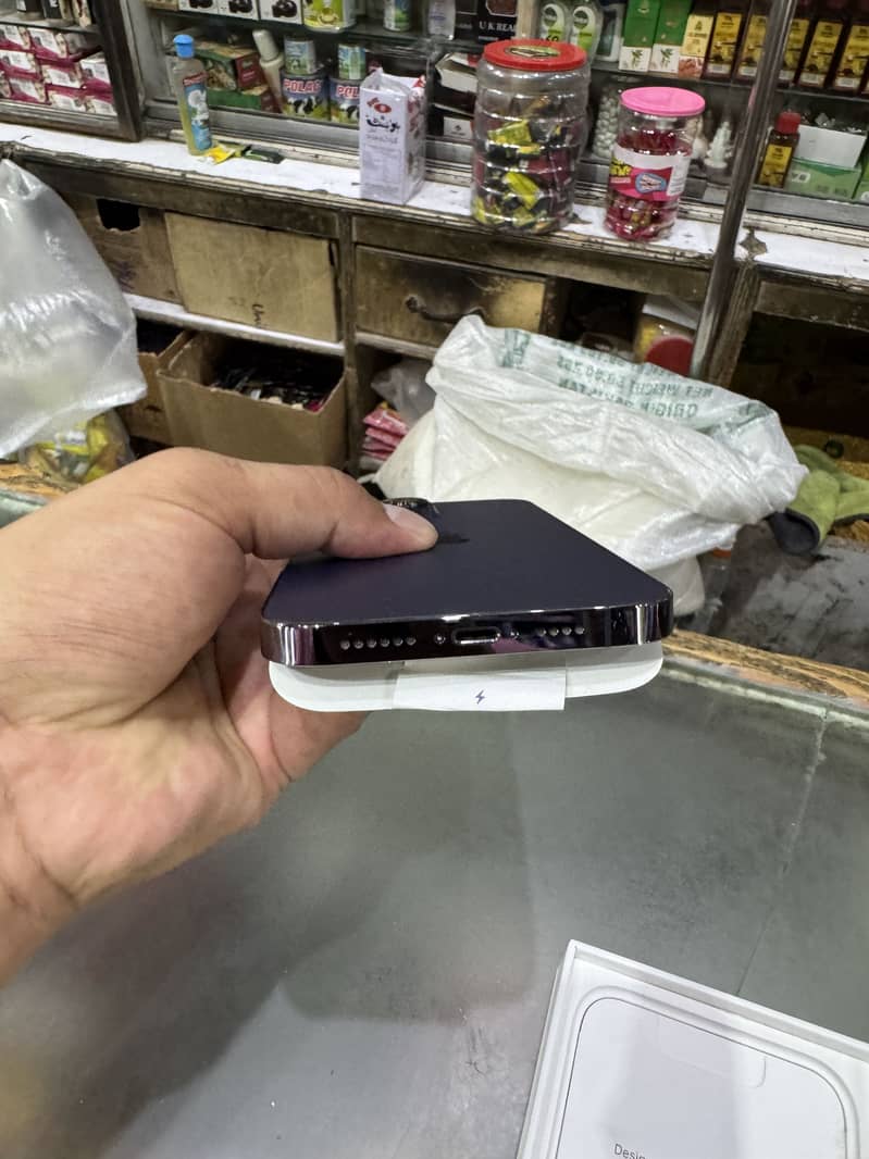 Apple iPhone 14 Pro Max 4