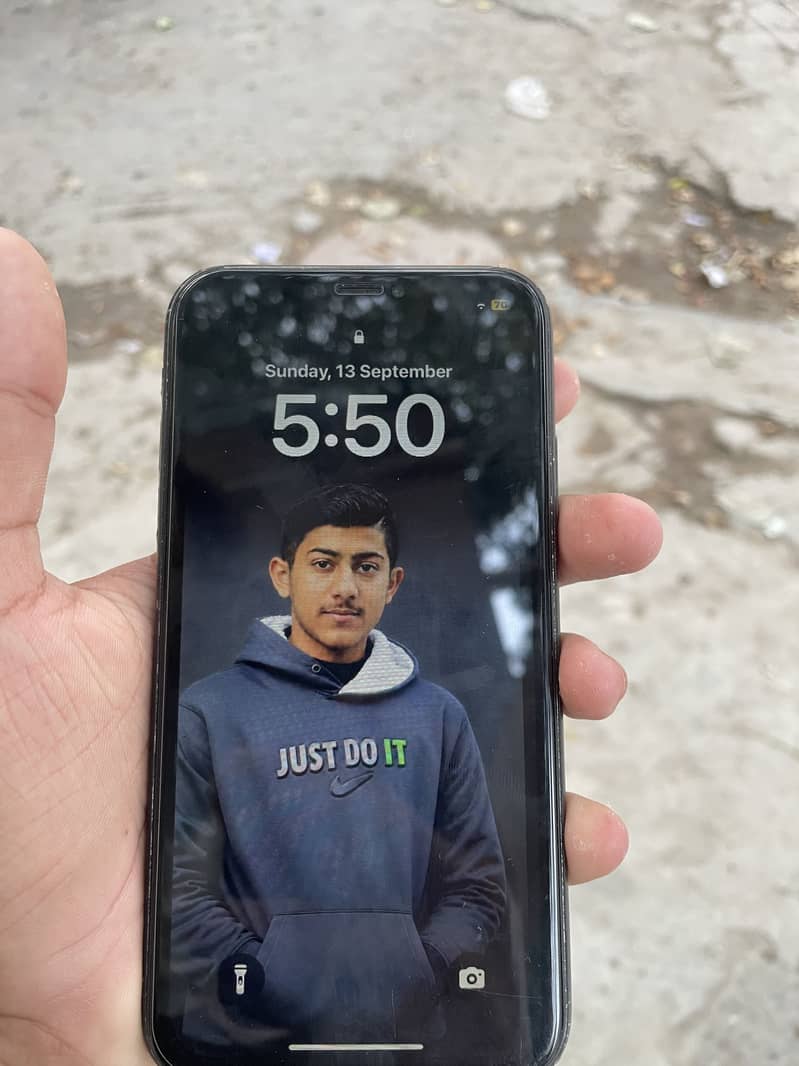 Apple iPhone XR 1