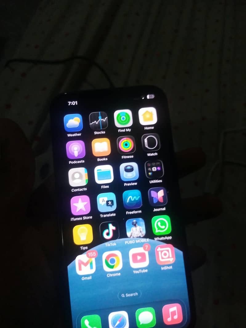 Apple iPhone 13 jv 0