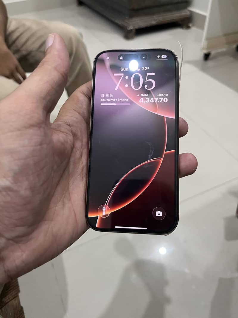 Apple iPhone 16 Pro 1