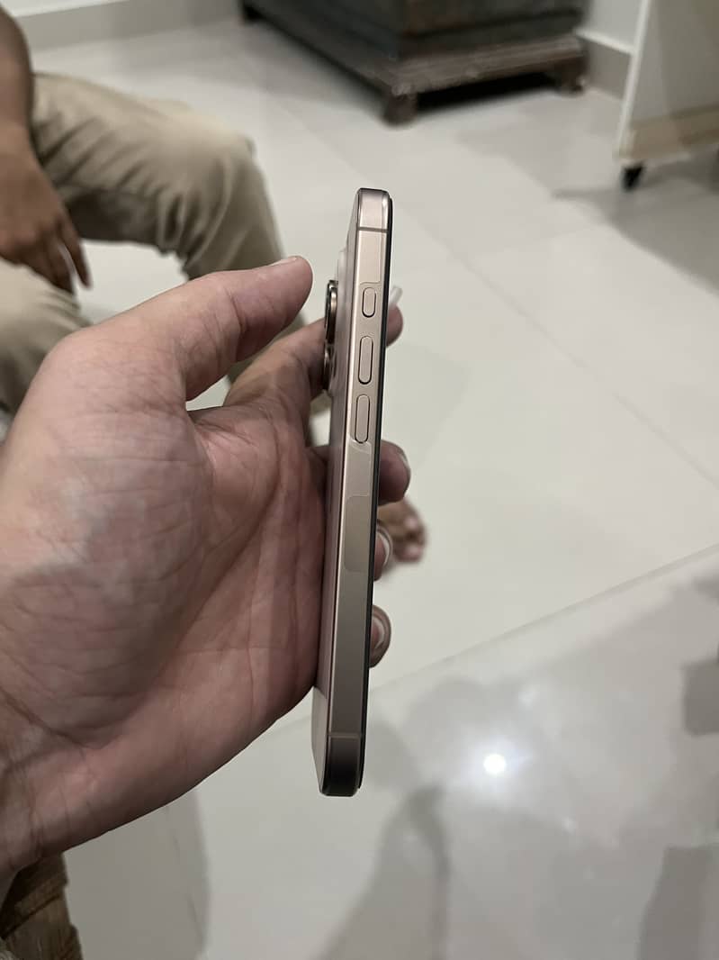 Apple iPhone 16 Pro 5